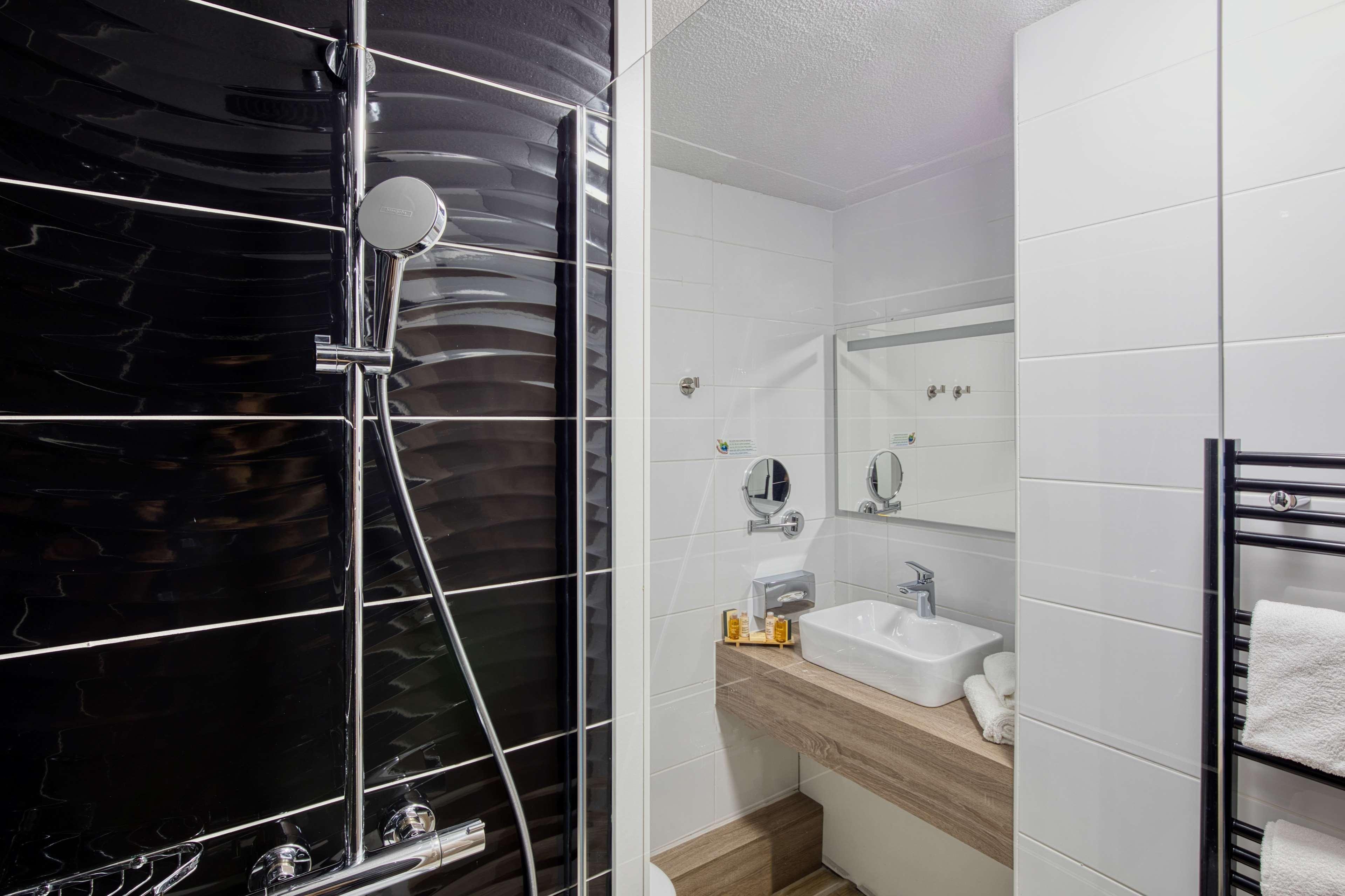 Best Western Le Vauban Прад Экстерьер фото