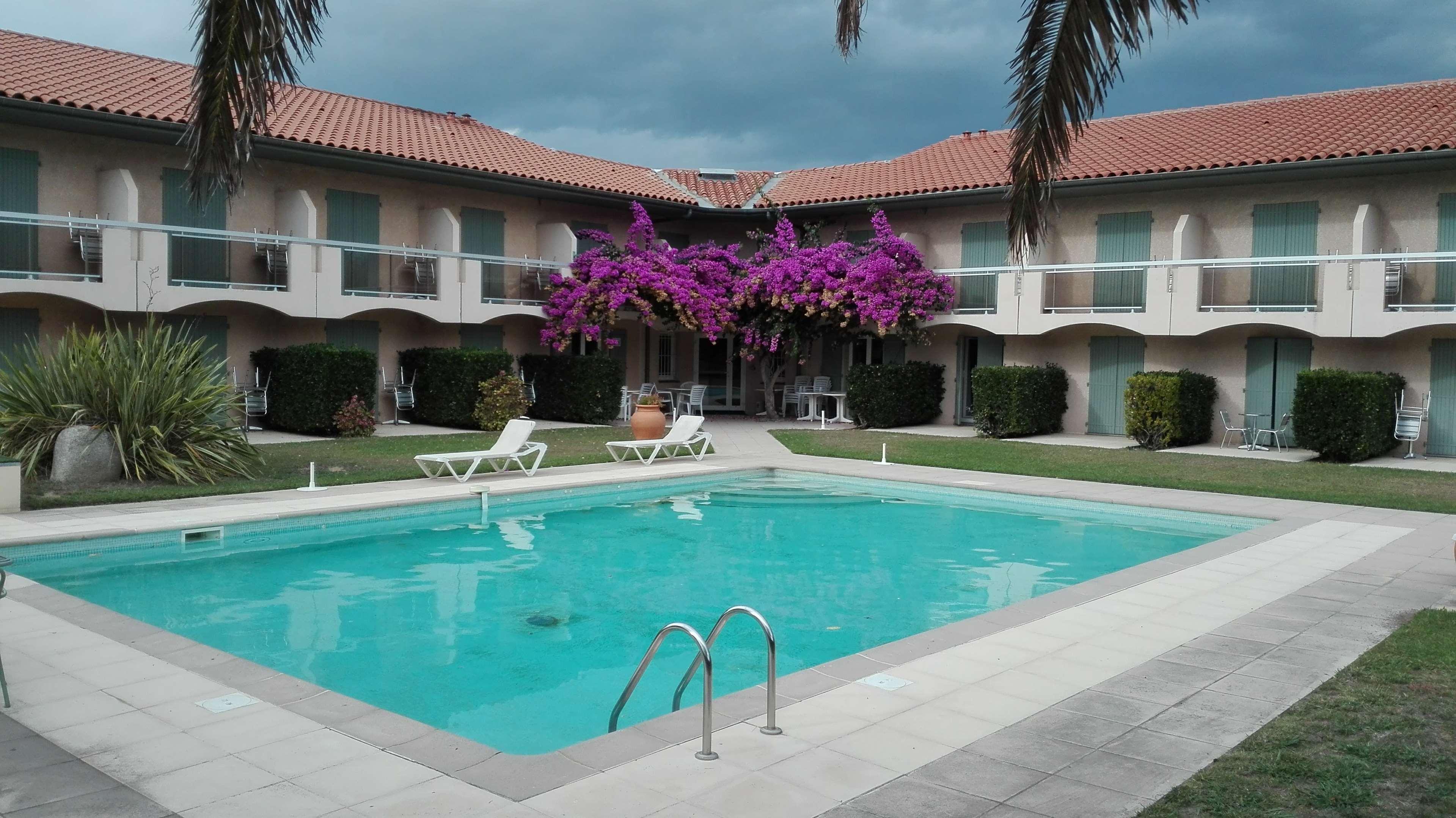 Best Western Le Vauban Прад Экстерьер фото